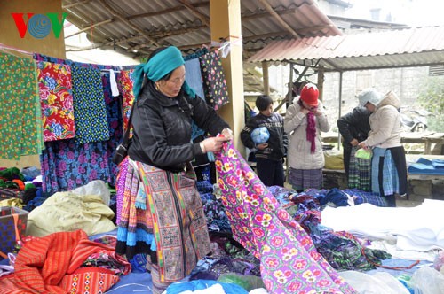 Colourful Pa Co highland market  - ảnh 1